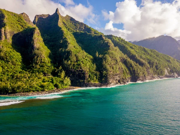 惊人的全景的 巴利海岸悬崖从上面 空中场景 美丽的夏威夷群岛 人间天堂 — 图库照片