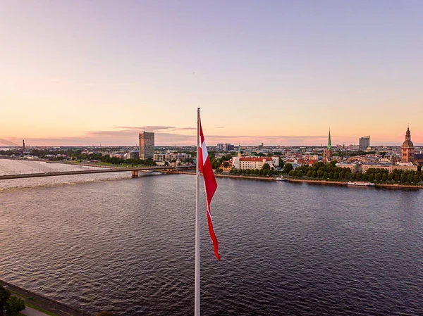 Vista del atardecer sobre Riga en Letonia —  Fotos de Stock