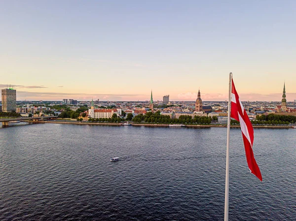 Vista del atardecer sobre Riga en Letonia —  Fotos de Stock