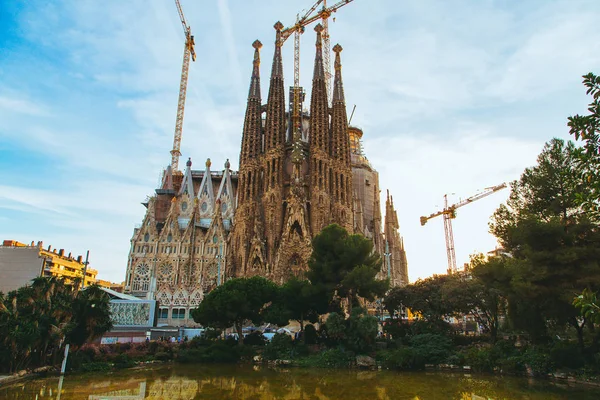 Barcelona 'daki Sagrada Ailesi