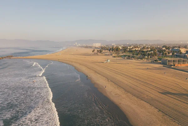 Lever de soleil sur la plage de Venise à Los Angeles — Photo