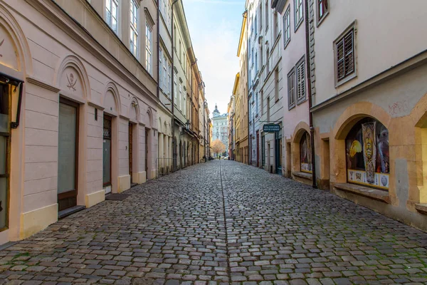 Calle Estrecha Con Arco Praga Checa Hermoso Casco Antiguo — Foto de Stock