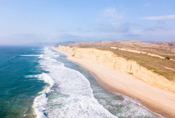 Vista aérea das falésias californianas do Oceano Pacífico — Fotografia de Stock