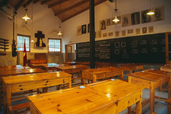 Salle Classe Vide Avec Chaises Bureaux École Gaudi Près Cathédrale — Photo