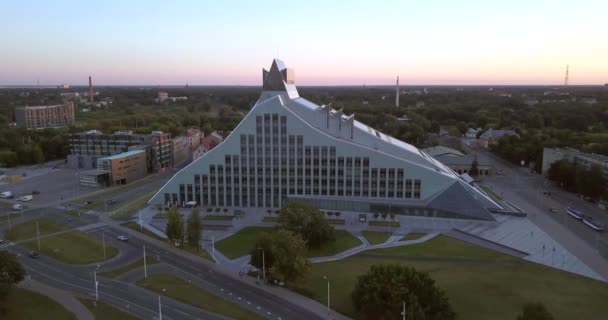 Riga Letonya Milli Kütüphanesi Havadan Panoramik Görünümü — Stok video