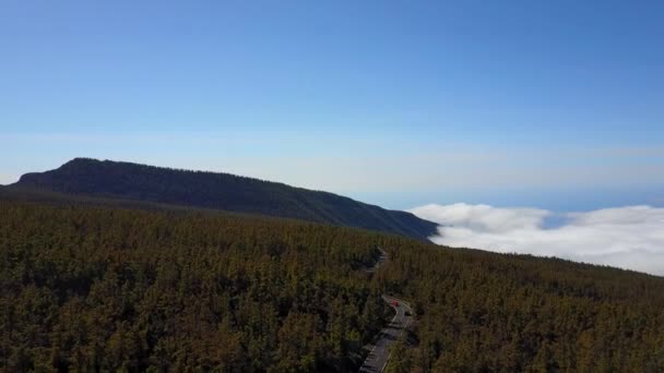 Mooie Luchtfoto Panoramisch Zicht Teide Vulkaan Van Bovenaf Wolken Vliegen — Stockvideo