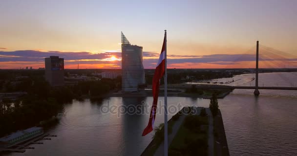 Hermosa Vista Aérea Atardecer Sobre Presa Riga Letonia Con Una — Vídeos de Stock