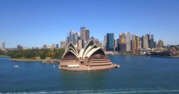 悉尼歌剧院空中拍摄的海湾与悉尼天际线背后 2017年4月10日 澳大利亚 — 图库视频影像