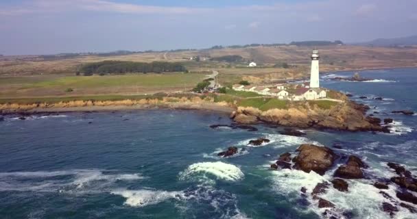 Increíble Vista Aérea Del Faro Junto Océano Pacífico Cerca San — Vídeos de Stock