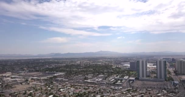 Las Vegas Aerial Panorama Con Skyline Della Città Montagna Strade — Video Stock