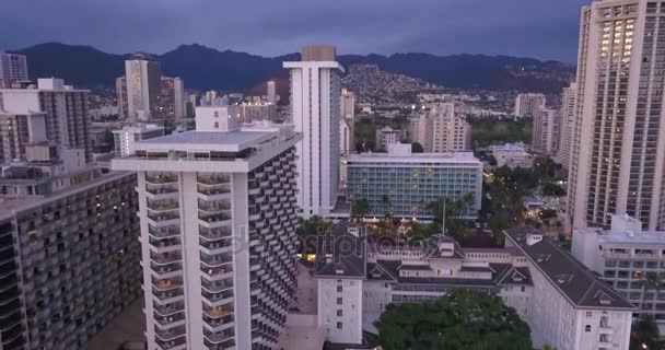 Geweldige Luchtfoto Avonds Uitzicht Het Strand Van Waikiki Honolulu Bij — Stockvideo