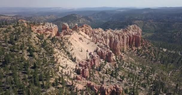 Vista Panorâmica Aérea Deslumbrantes Hoodoos Arenito Vermelho Bryce Canyon National — Vídeo de Stock