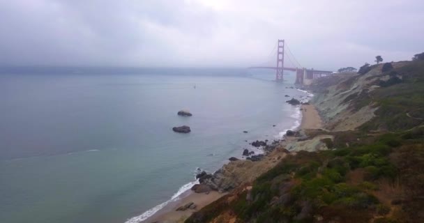 Vista Aérea Ponte Golden Gate São Francisco Durante Tempo Nebuloso — Vídeo de Stock