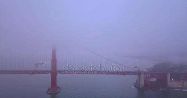 Luchtfoto Panoramisch Uitzicht Golden Gate Bridge San Francisco Californië Wolken — Stockvideo