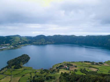 Hava panoramik doğa, uçurumlar ve Sao Miguel, Azor Adaları güzel Portekiz alanları.