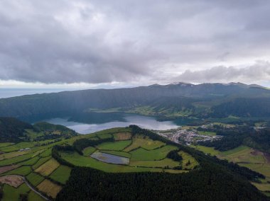 Hava panoramik görüntü Sao Miguel, Azor, Sete Cidades Gölü