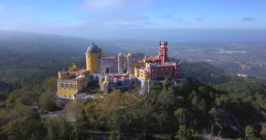 Pena Sarayı Sintra Palacio Lizbon yakınındaki hava panoramik manzaralı