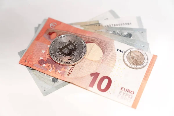 Bitcoin Срібні Монети Вершині Інші Банкноти Євро — стокове фото