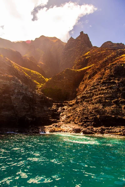 Красивый Вид Впечатляющие Скалы Побережья Пали Острове Кауаи Гавайи — стоковое фото