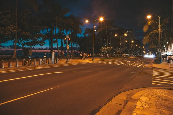 Nocne Ulice Honolulu City Hawaje Usa — Zdjęcie stockowe