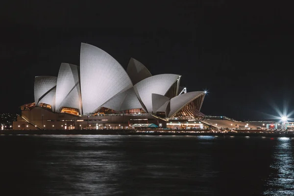 悉尼歌剧院夜景的美丽夜景 在悉尼 澳大利亚 2017年8月30日 — 图库照片