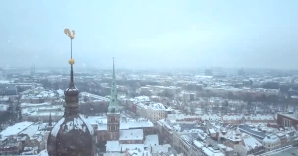 Letecký Pohled Staré Město Riga Vecriga Zimě Během Těžkého Sněhu — Stock video