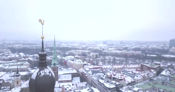Letecký Pohled Staré Město Riga Vecriga Zimě Během Těžkého Sněhu — Stock video