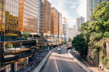 Hong Kong, Çin. 30 Ağustos 2017. Güzel eski ve yeni binalar, Hong Kong sokak. Muhteşem şehir sokak görünümü.