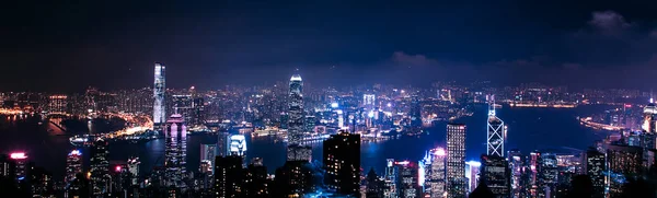 2017年5月20日 令人惊叹的香港城市全景夜间鸟瞰图 城市全景与灯 — 图库照片