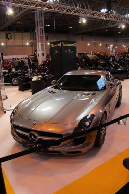 Birmingham, İngiltere - 10 Ekim 2012: Mercedes Benz Gt Amg Top Gear araba show Fuarı nda ekranda.