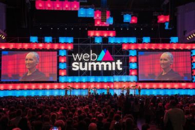 Lisbon, Portekiz - 08 Kasım 2017: Avrupa'nın en büyük teknoloji Konferansı, Web Zirvesi
