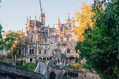 The Regaleira Sintra, Portekiz'de bulunan Palace (Quinta da Regaleira) mimari unsurları