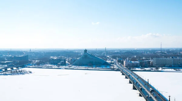 Riga Lettland Januari 2018 Flygfoto Bron Över Floden Daugava Vintertid — Stockfoto