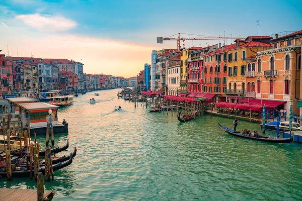 Venecia Italia Abril 2018 Hermosos Canales Estrechos Venecia Con Muchas — Foto de Stock