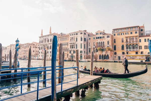 Italia Venecia Abril 2018 Hermosa Vista Las Góndolas Tradicionales Famoso — Foto de Stock