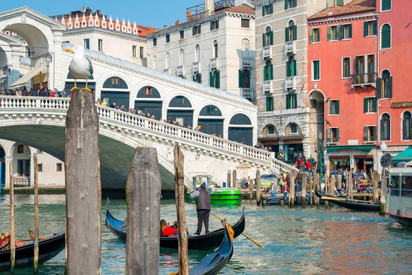 Venecia Italia Abril 2018 Hermosos Canales Estrechos Venecia Con Muchas — Foto de Stock