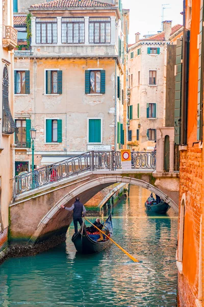 Italia Venecia Abril 2018 Hermosa Vista Las Góndolas Tradicionales Famoso — Foto de Stock