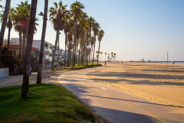 Hermosa Zona Playa Venecia Los Ángeles Bicicletas Carretera Por Océano —  Fotos de Stock