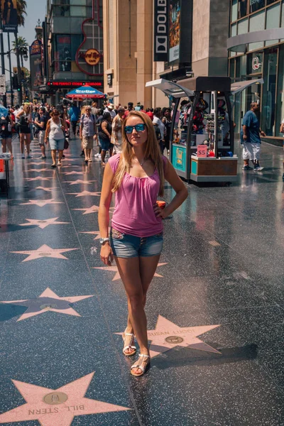 Chica Sexy Modelo Caminando Por Paseo Fama Los Ángeles Estados — Foto de Stock