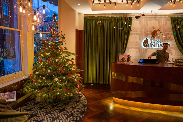 Отель Индиго Лондон Великобритания Декабря 2017 Года Волшебный Рождественский Интерьер — стоковое фото