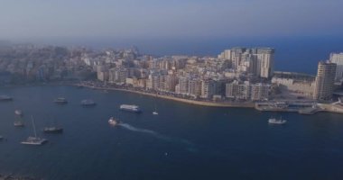 Eski sermaye şehir Valletta Malta'da Katedrali ve tarihi kent ile hava panorama görünümünü. Ada ülke, Avrupa Akdeniz. 