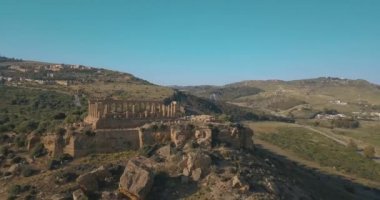 Selinunte, Sicilya, İtalya. Havadan görünümü üzerinde antik Yunan şehrin güney kıyıları, Sicilya, İtalya. Dor mimarisi Hera Tapınağı kalıntıları.