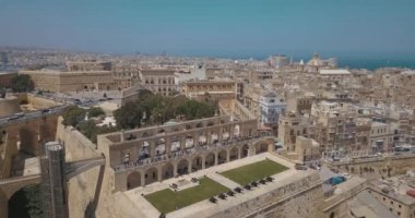 Eski sermaye şehir Valletta Malta'da Katedrali ve tarihi kent ile hava panorama görünümünü. Ada ülke, Avrupa Akdeniz. 