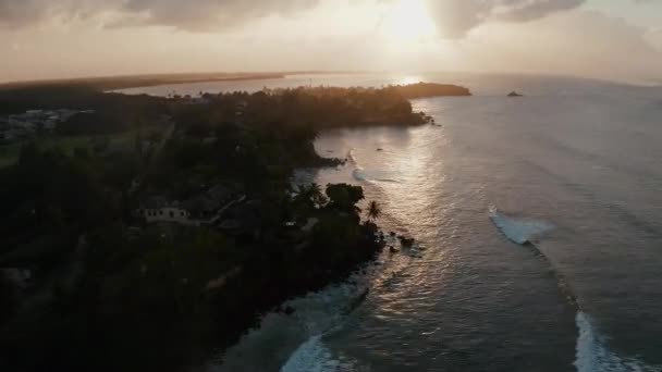 Paisaje Aéreo Paradisíaca Playa Isla Tropical Escena Del Amanecer Con — Vídeos de Stock