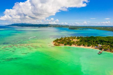 güzel mavi deniz tropikal Maldivler romantik atoll Island paradise lüks resort mercan hakkında.