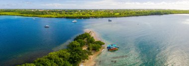 St-Vincent ve Grenadine 'deki Tobago koylarının havadan görünüşü - Karayip adaları. Güzel panoramik arkaplan görüntüsü.