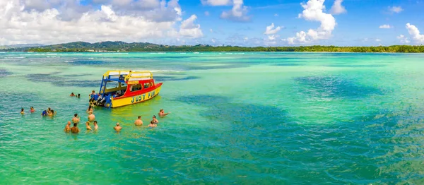 Juni 2019 Barbados Människor Som Festar Karibiska Havet Nära Barbados — Stockfoto