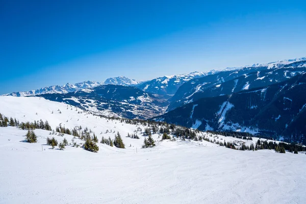 Montañas Alpinas Bajo Nieve Durante Invierno — Foto de Stock