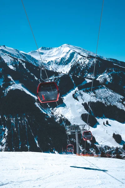 Davos Suíça Janeiro 2019 Elevador Esqui Montanha Com Assentos Passando — Fotografia de Stock