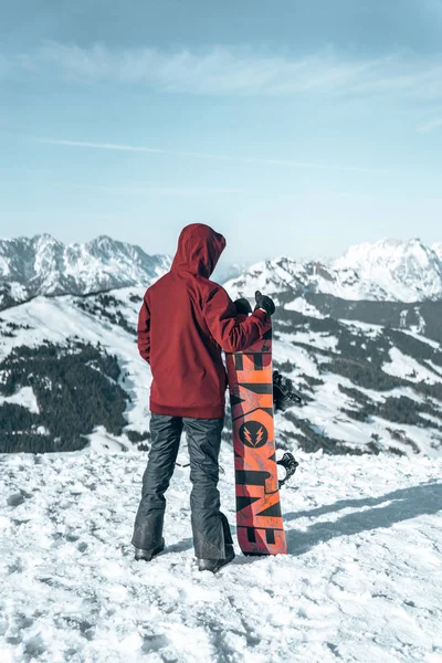 Saalbach Austria Marzo 2019 Joven Ropa Deportiva Con Snowboard Sus —  Fotos de Stock
